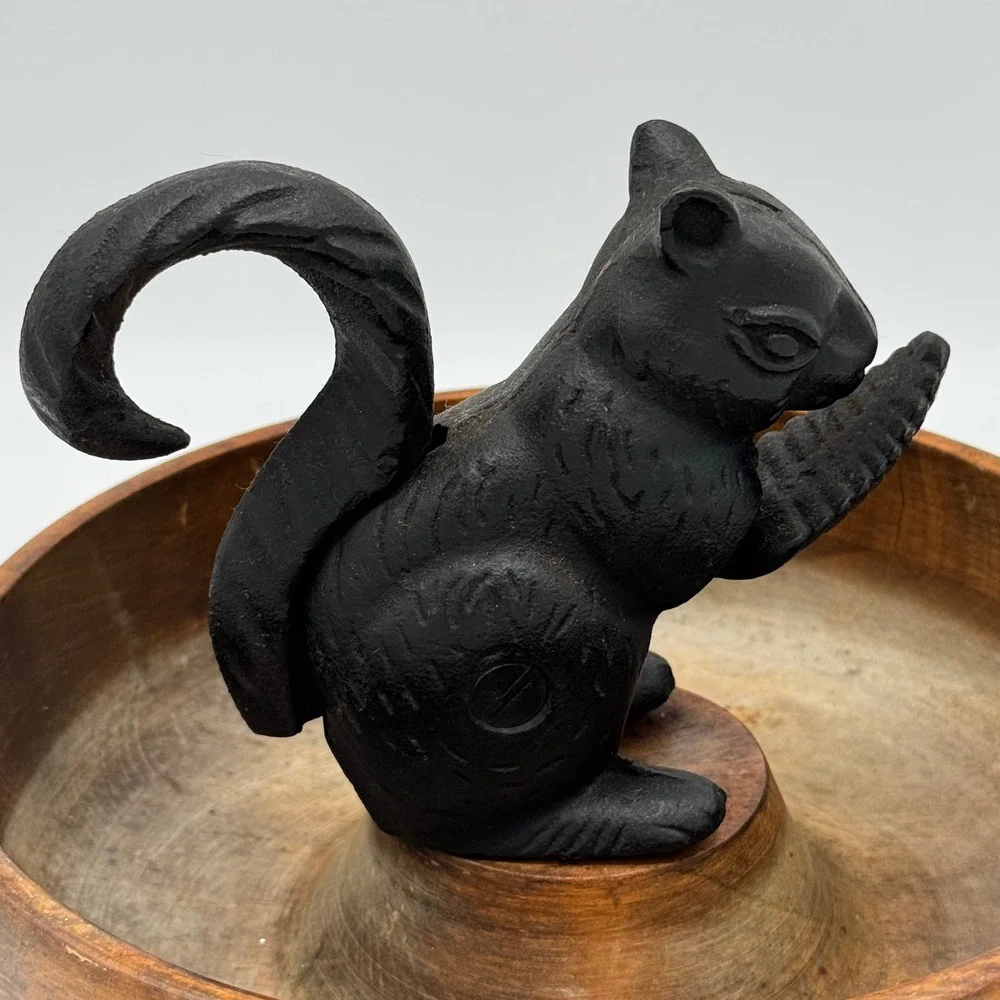 Vintage Cast Iron Mechanical Squirrel Nutcracker Turned Wood Walnut Bowl 8